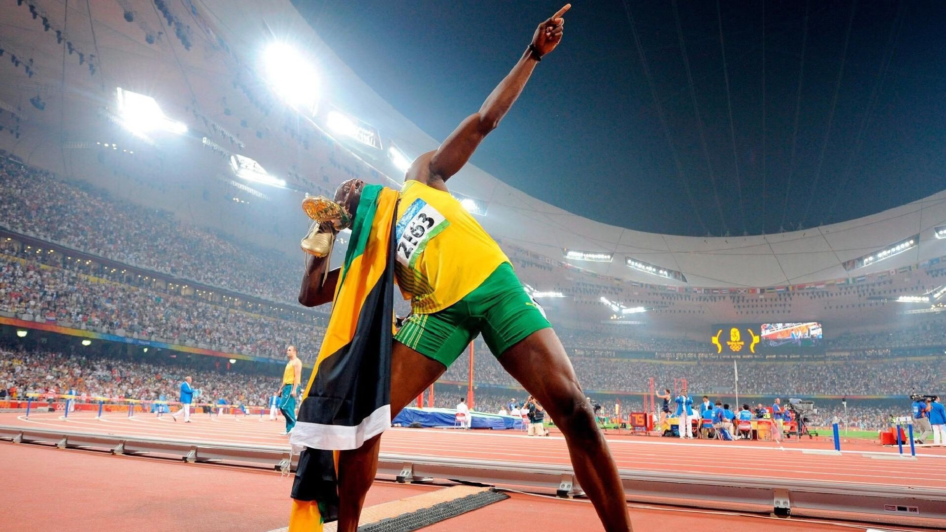 皇马主场2-1逆转拜仁，晋级欧冠决赛，1617欧冠皇马vs拜仁首回合