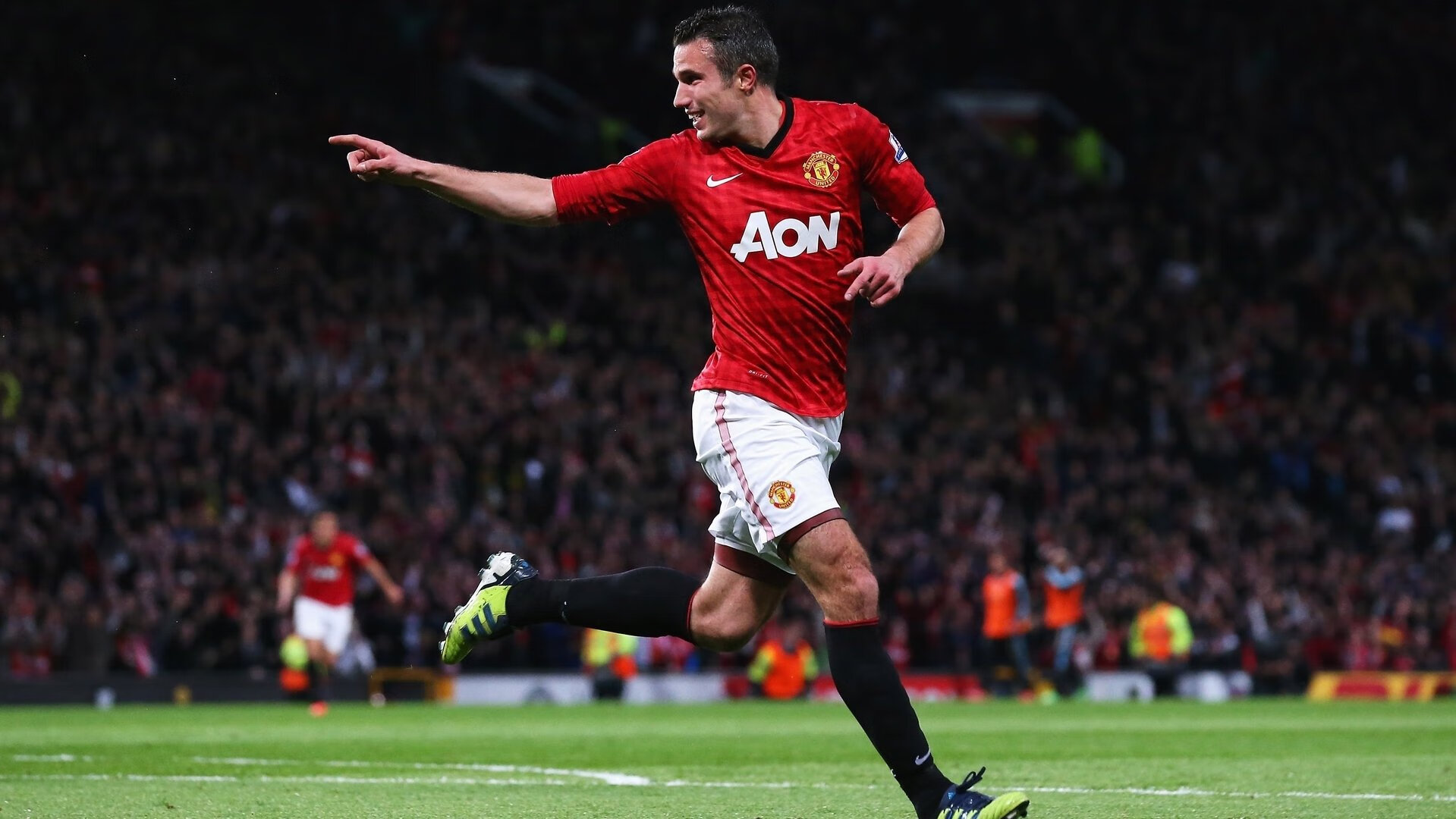 逆境中的战术调整：球队如何自我救赎？，面对这么多困难,球队怎么能赢得比赛呢